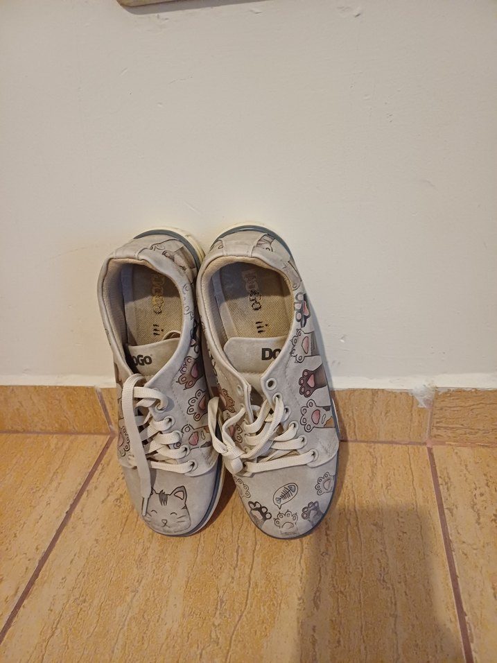 Beyaz Gri Baskılı Bağcıklı Kadın Spor Ayakkabı - Görsel 4