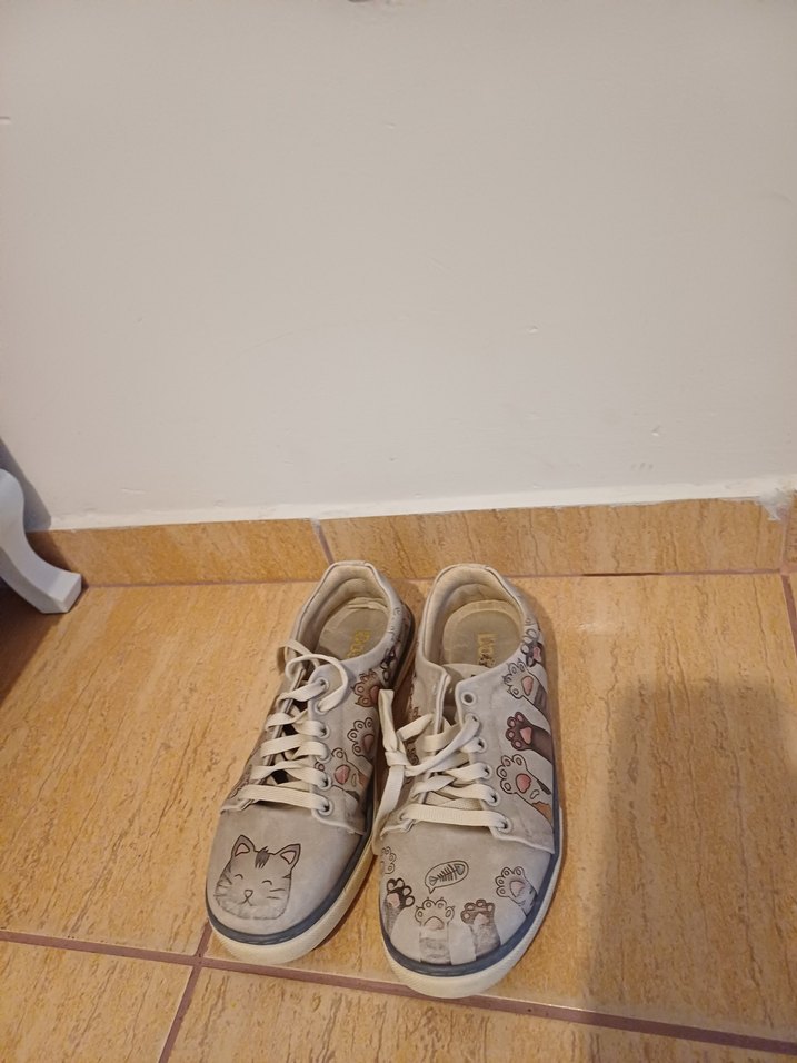 Beyaz Gri Baskılı Bağcıklı Kadın Spor Ayakkabı - Görsel 5