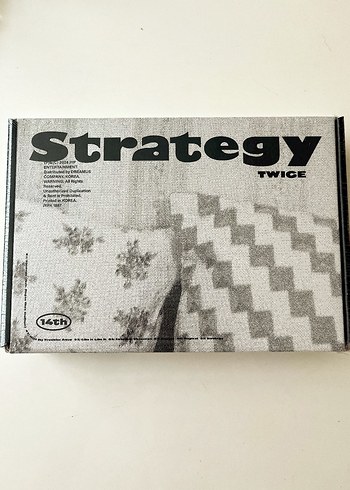 2 adet Twice - Strategy Step 3 Albüm CD