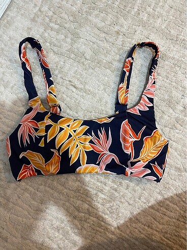 Bikini üstü