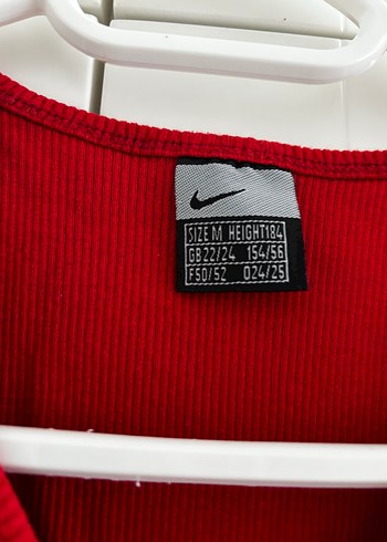 Kırmızı Nike V Yaka Atlet ve Şort Takımı - Görsel 5