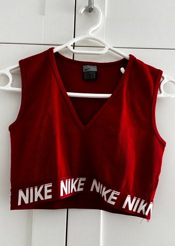 Kırmızı Nike V Yaka Atlet ve Şort Takımı - Görsel 2