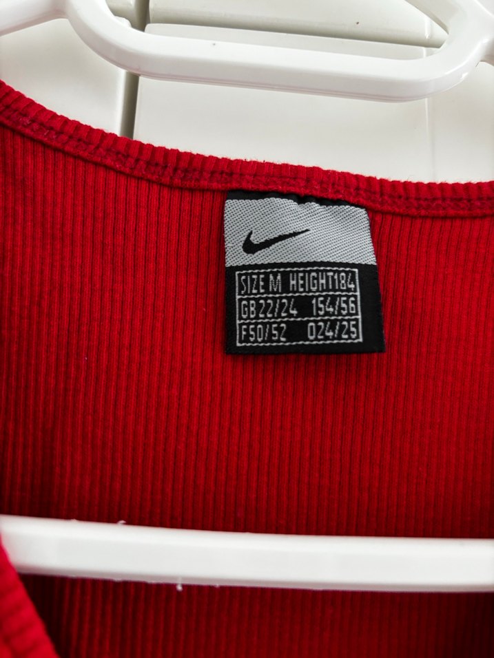 Kırmızı Nike V Yaka Atlet ve Şort Takımı - Görsel 5