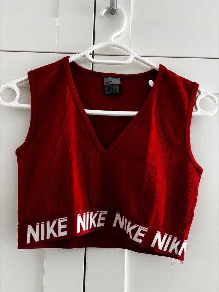 Kırmızı Nike V Yaka Atlet ve Şort Takımı - Görsel 2