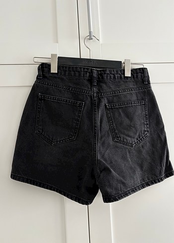 38 Beden Siyah Bol Kesim Mini Denim Şort