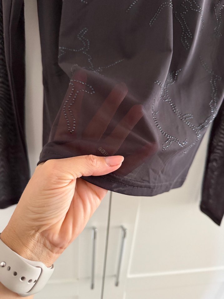 Siyah Yüksek Yakalı Uzun Kollu Gotik Bluz - Görsel 3