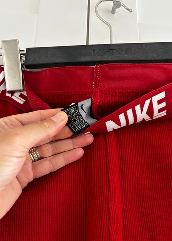 Nike Kırmızı V Yaka Kolsuz Mini Spor Takım - Görsel 4