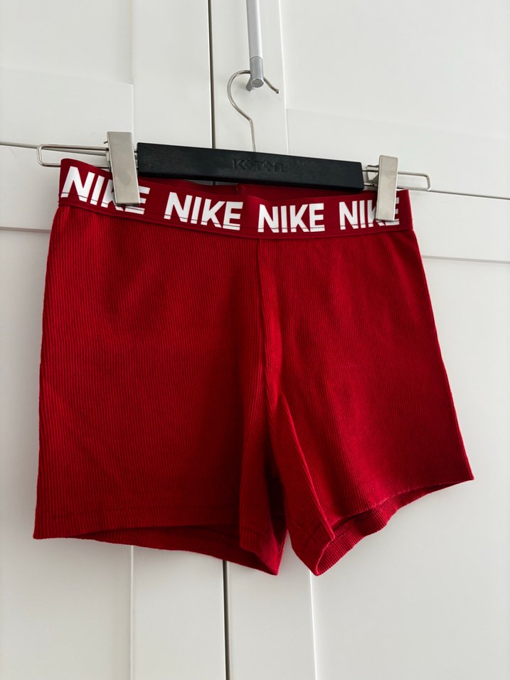 Nike Kırmızı V Yaka Kolsuz Mini Spor Takım - Görsel 3