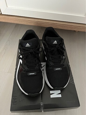 36 Beden Adidas spor ayakkabısı