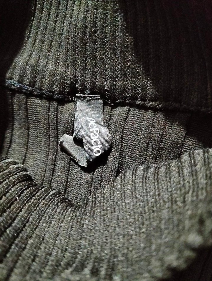 Kadın Siyah Pileli Yüksek Yakalı  Kazak - Görsel 3