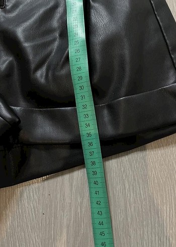 Siyah Deri Mini Şort Fermuarlı - Görsel 6