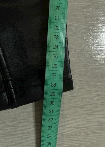 Siyah Deri Mini Şort Fermuarlı - Görsel 7