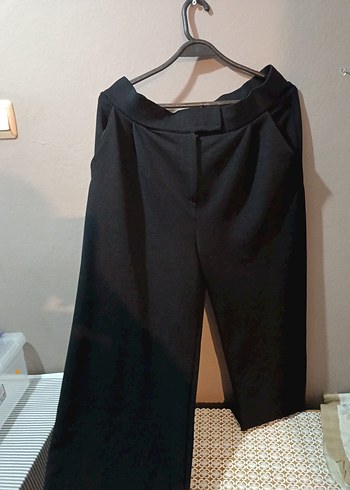 Kadın Siyah Kemerli Palazzo Model Pantolon