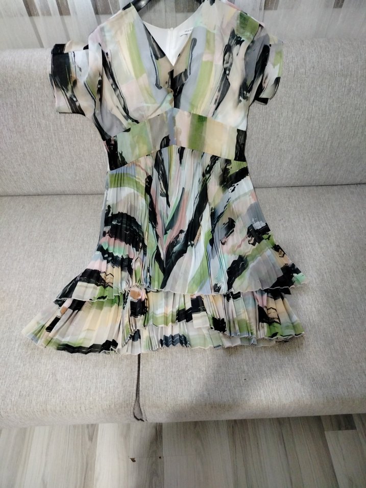 V Yaka Kısa Kollu Pilili Mini Elbise İPEK YOL marka - Görsel 3