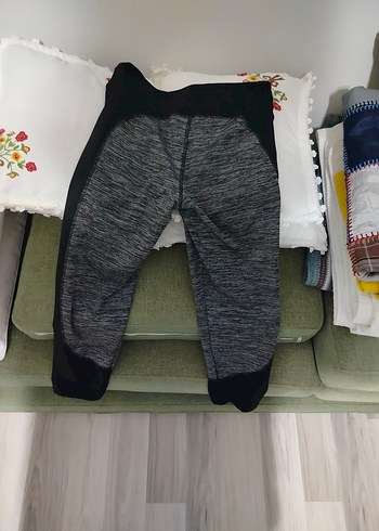 l Beden gri Renk gri siyah toparlayıcı özellikli spor taytı