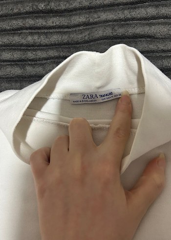 Dik yaka tişört - Görsel 2