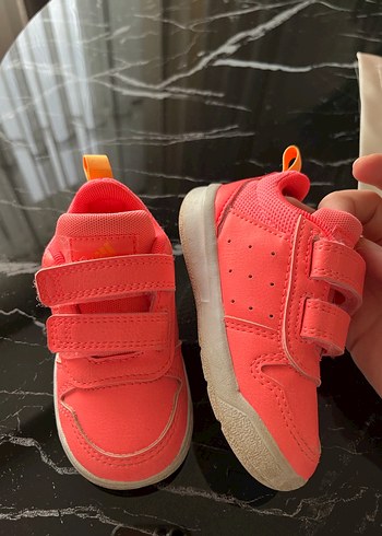 21 Beden Kız Çocuk Pembe Cırt Cırtlı Spor Ayakkabı