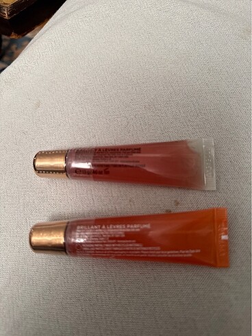 Beden Victoria?s secret flavoured lip gloss