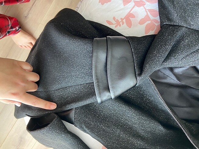 Orjinal kürklü deri detaylı kaban - Görsel 11