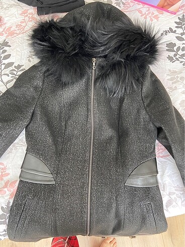 Orjinal kürklü deri detaylı kaban - Görsel 5