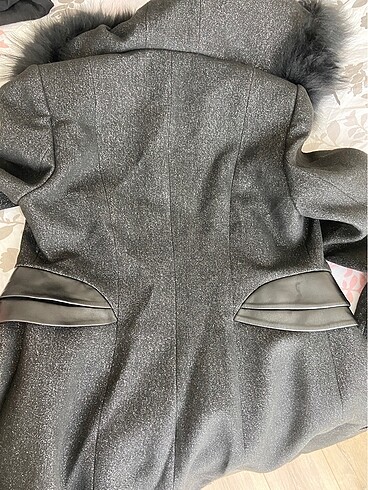 Orjinal kürklü deri detaylı kaban - Görsel 8
