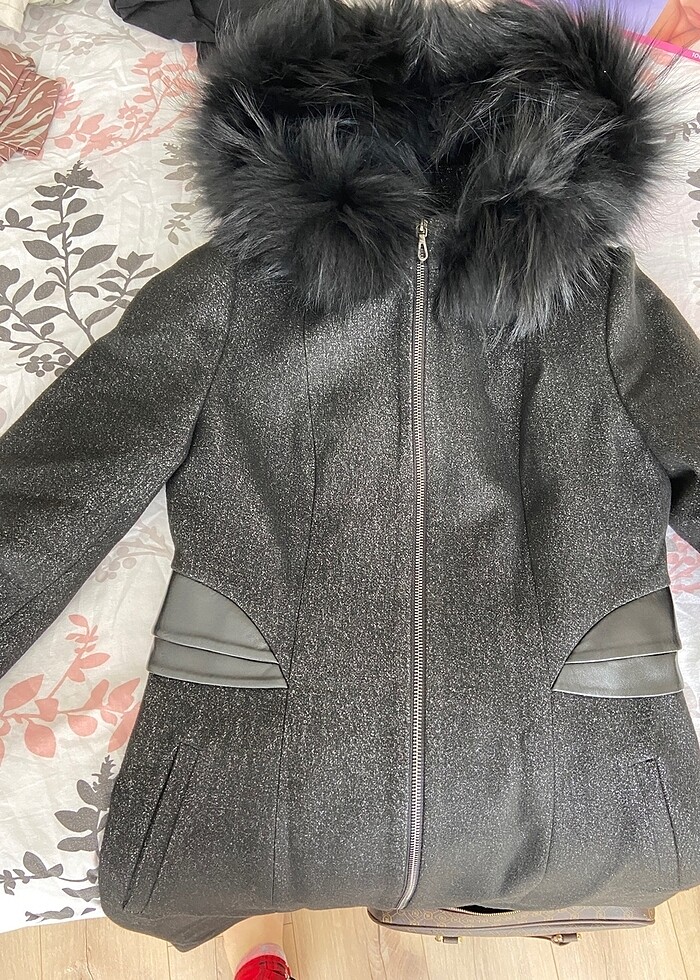 Orjinal kürklü deri detaylı kaban - Görsel 4