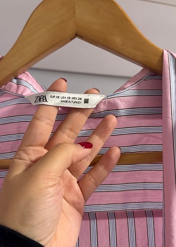 Zara Düğmeli Pembe Çizgili Kadın Gömlek Zara