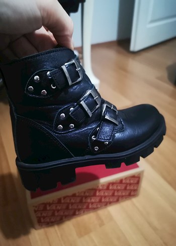 Tokalı Siyah Hakiki Deri Goth Bot - Görsel 4