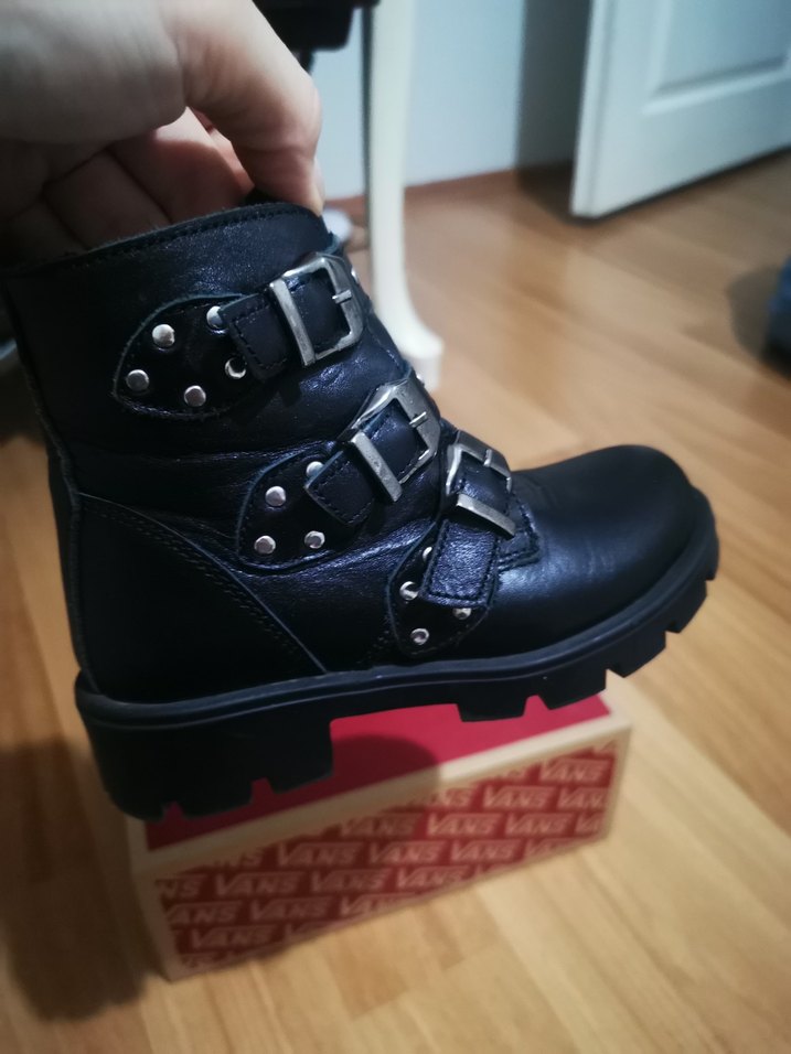 Tokalı Siyah Hakiki Deri Goth Bot - Görsel 3