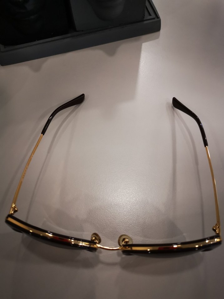 Vogue sıfır ayarında kemik güneş gözlüğü - Görsel 4