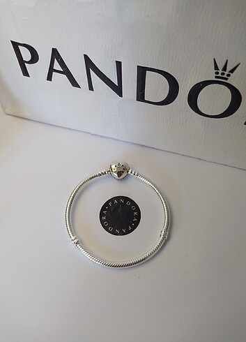 Pandora Pave Kalp Klipsli Bileklik