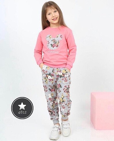 Minnie Mouse Çiçekli Takım