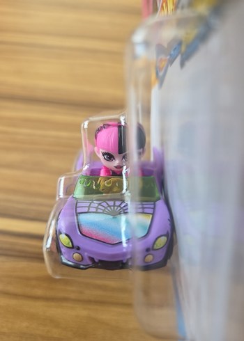 Beden Monster High Pastel Pembe Oyuncak Araba