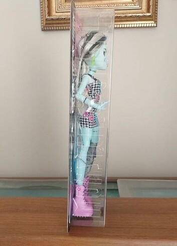  Beden Monster High Frankie Stein 