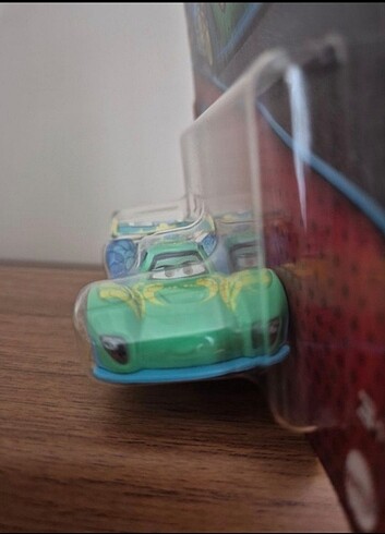 Beden Disney Pixar Cars-2 Carla Veloso