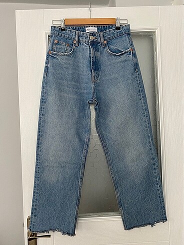 Zara straight jean