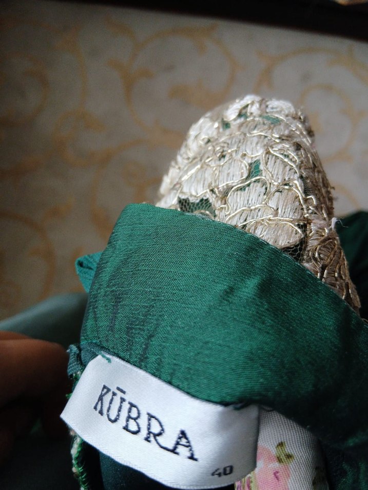 Uzun Kollu İşlemeli Yeşil Vintage Abiye - Görsel 3