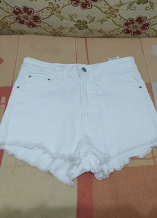 Kot beyaz şort Zara marka