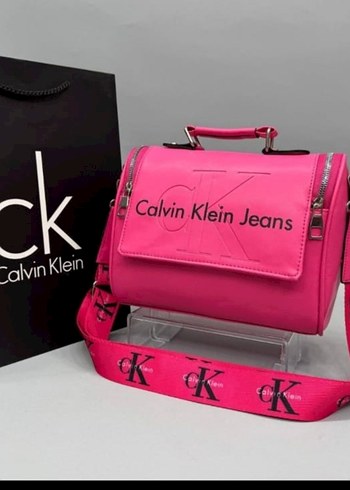 Calvin Klein Kadın Pembe Deri Çapraz Çanta