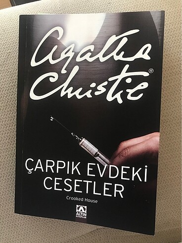 Çarpık Evdeki Cesetler