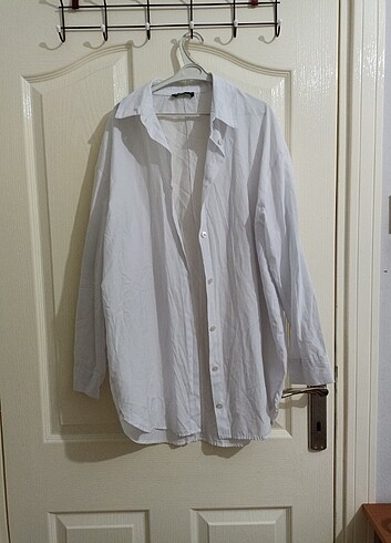 Oversize Beyaz Gömlek 