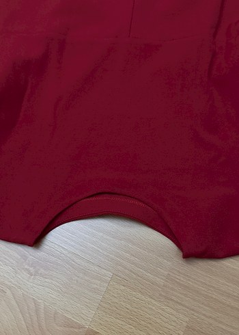 Kırmızı elbise ve ince mont - Görsel 2