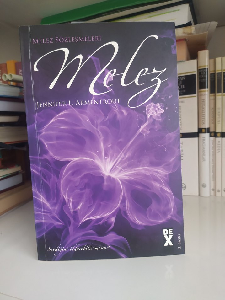 Jennifer L. Armentrout - Melez sözleşmeleri serisi - Görsel 2