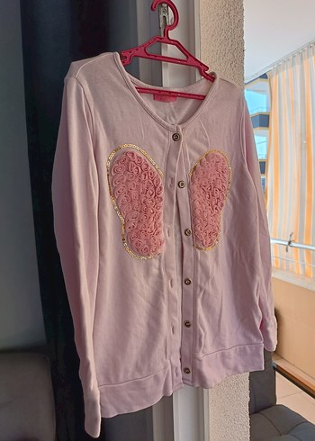 Kızlar için düğmeli pembe işlemeli hırka