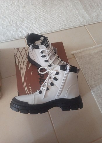 bot çizme Compax 38 numara beyaz siyah Beyaz kiz Outdoor Bot - Görsel 8