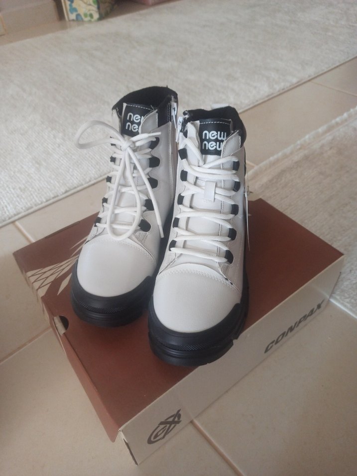 bot çizme Compax 38 numara beyaz siyah Beyaz  kiz Outdoor Bot - Görsel 2