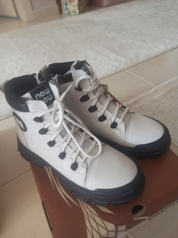bot çizme Compax 38 numara beyaz siyah Beyaz  kiz Outdoor Bot - Görsel 3
