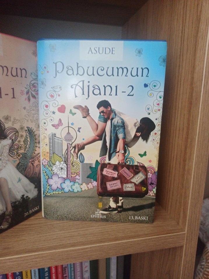 ciltli kitap seti Roman ajansı iPabucumun Ajani 1 ve 2 Roman Set - Görsel 3