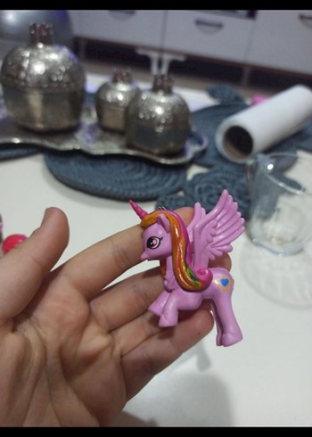 iki Miniş iki unicorn iki Barbie hayvanı üç Disney karakterler - Görsel 3