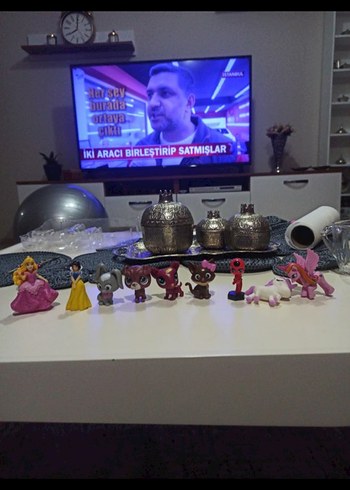 iki Miniş iki unicorn iki Barbie hayvanı üç Disney karakterler - Görsel 6